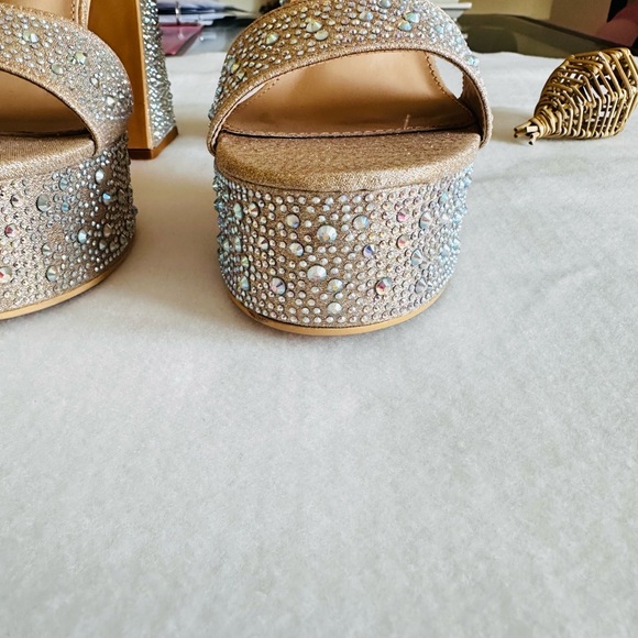 Sheln, rose gold glitter sneaker new size 9 - Picture 6 of 15